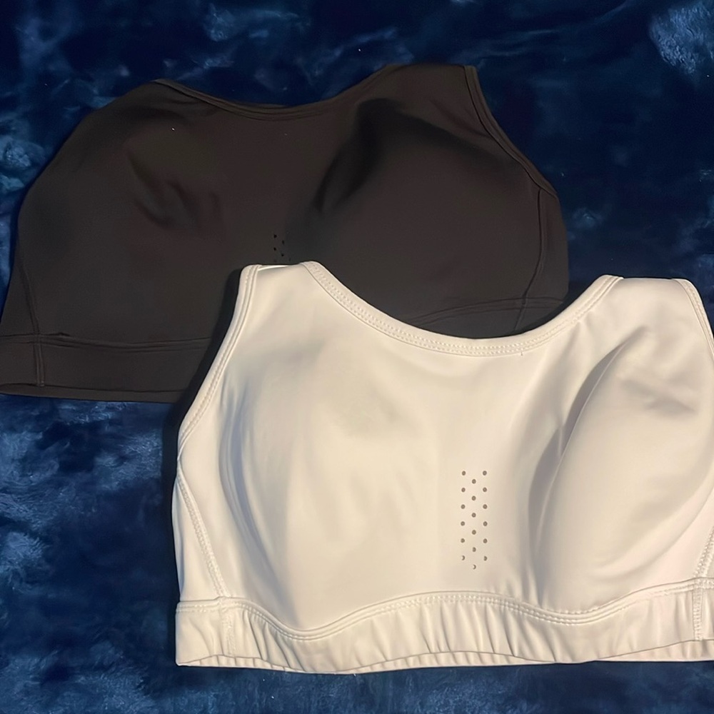 2 large sports bras